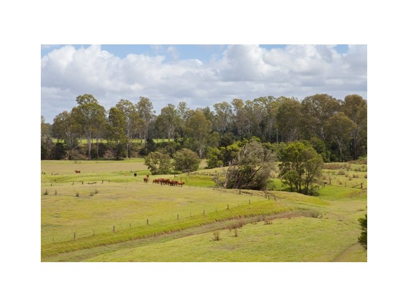 28 SHEPPARDS RD, Tiaro QLD 4650