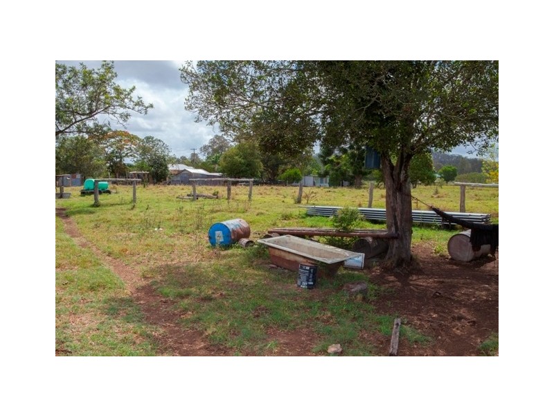 28 SHEPPARDS RD, Tiaro QLD 4650