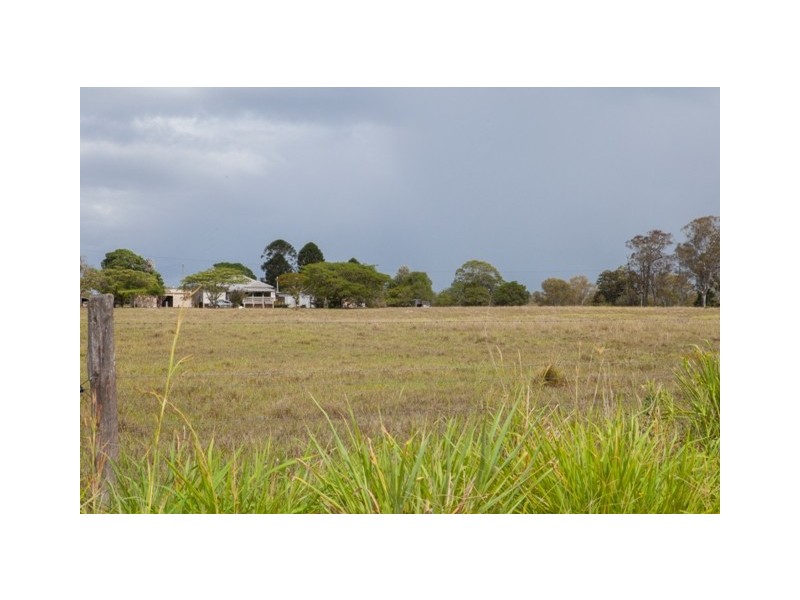 28 SHEPPARDS RD, Tiaro QLD 4650