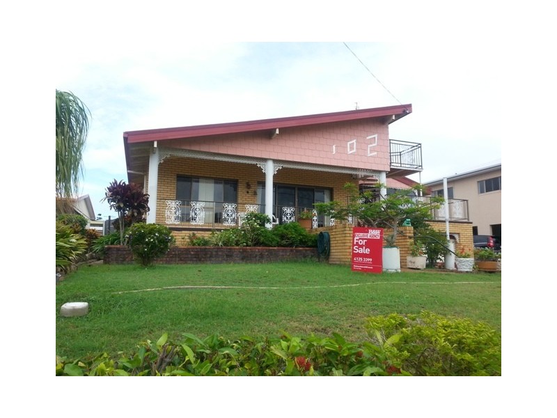 102 Esplanade, Point Vernon QLD 4655