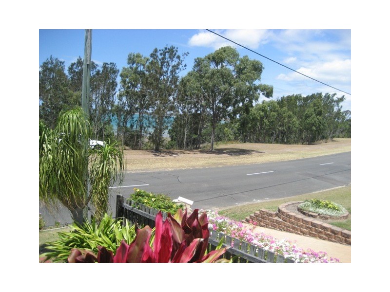 102 Esplanade, Point Vernon QLD 4655