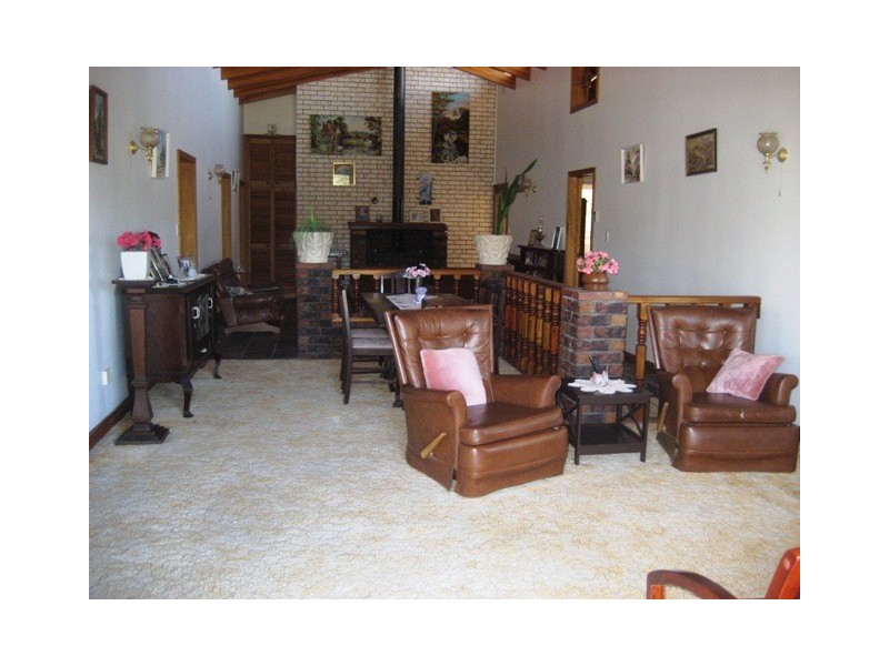 102 Esplanade, Point Vernon QLD 4655