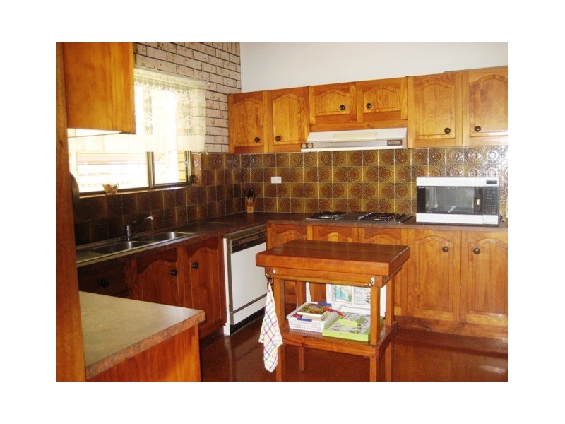 102 Esplanade, Point Vernon QLD 4655