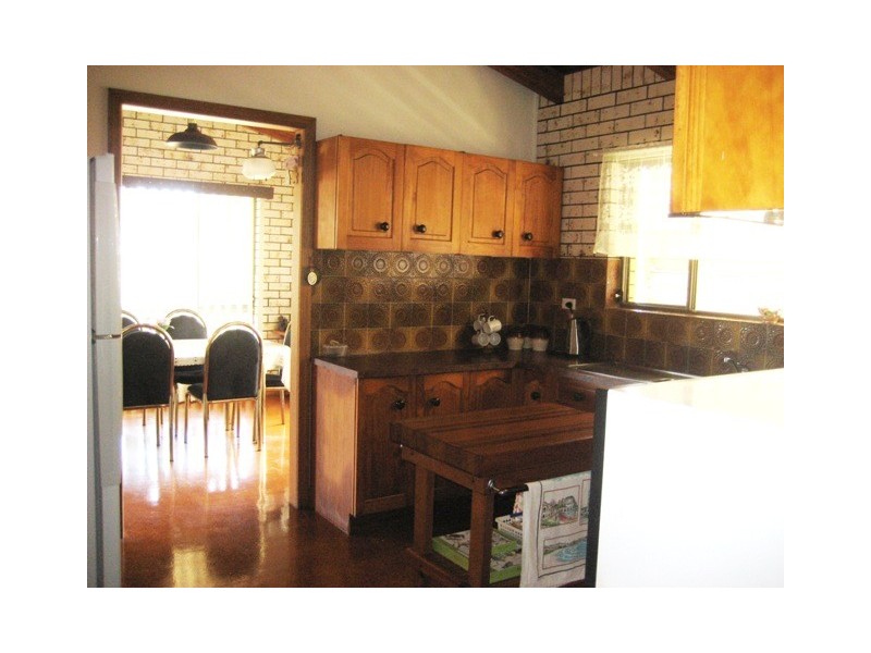 102 Esplanade, Point Vernon QLD 4655