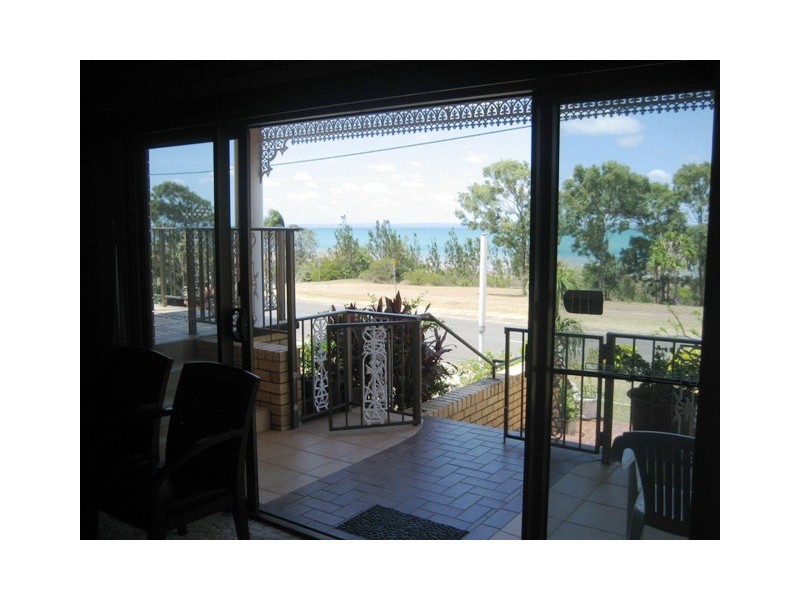 102 Esplanade, Point Vernon QLD 4655