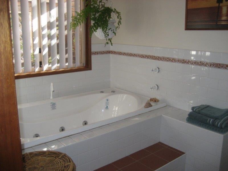 3 SOVEREIGN CRT, Urraween QLD 4655