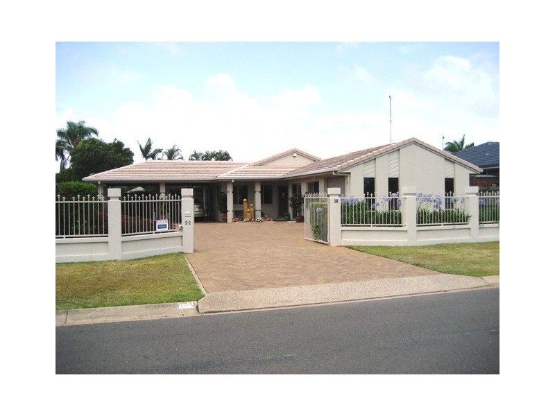 22 ROYAL DVE, Kawungan QLD 4655