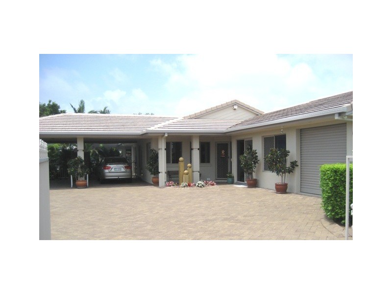 22 ROYAL DVE, Kawungan QLD 4655