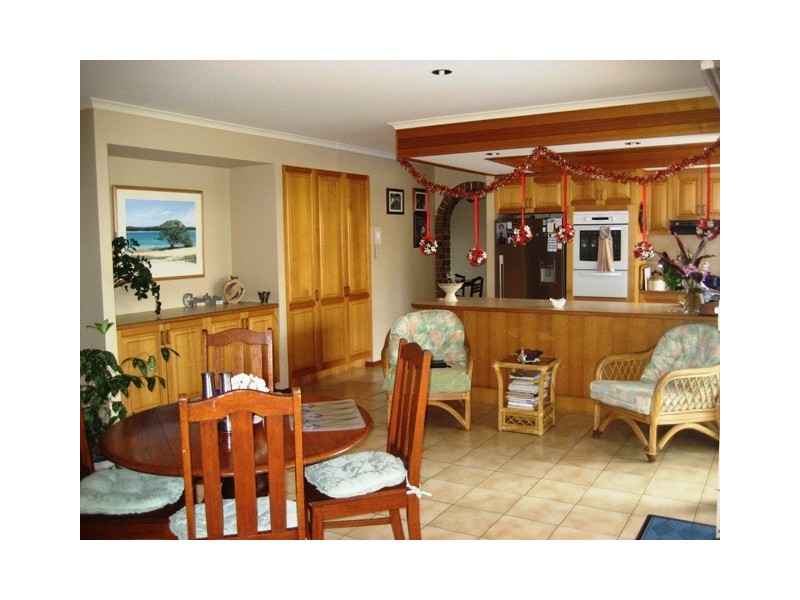 22 ROYAL DVE, Kawungan QLD 4655