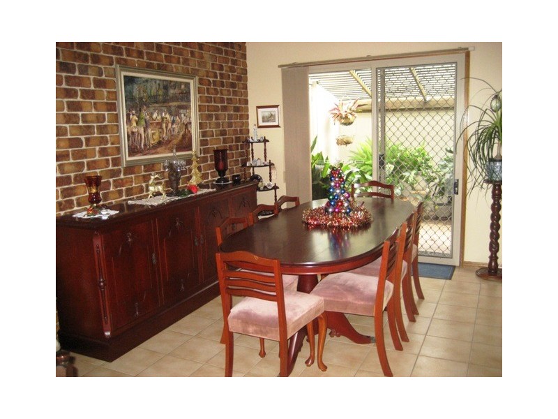 22 ROYAL DVE, Kawungan QLD 4655