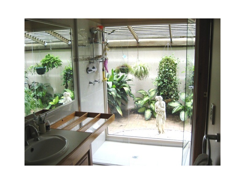 22 ROYAL DVE, Kawungan QLD 4655