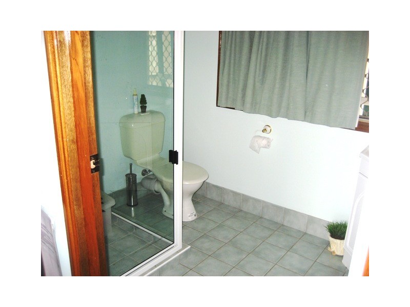 22 ROYAL DVE, Kawungan QLD 4655
