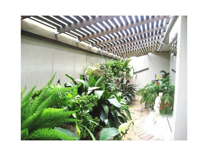 22 ROYAL DVE, Kawungan QLD 4655