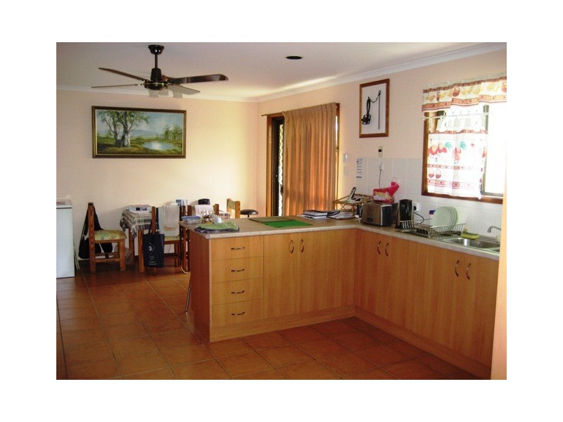 87 SPENCE ST, Point Vernon QLD 4655