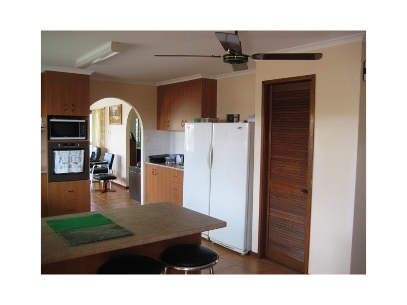 87 SPENCE ST, Point Vernon QLD 4655