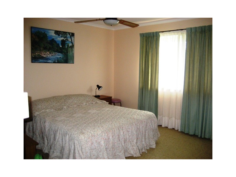 87 SPENCE ST, Point Vernon QLD 4655