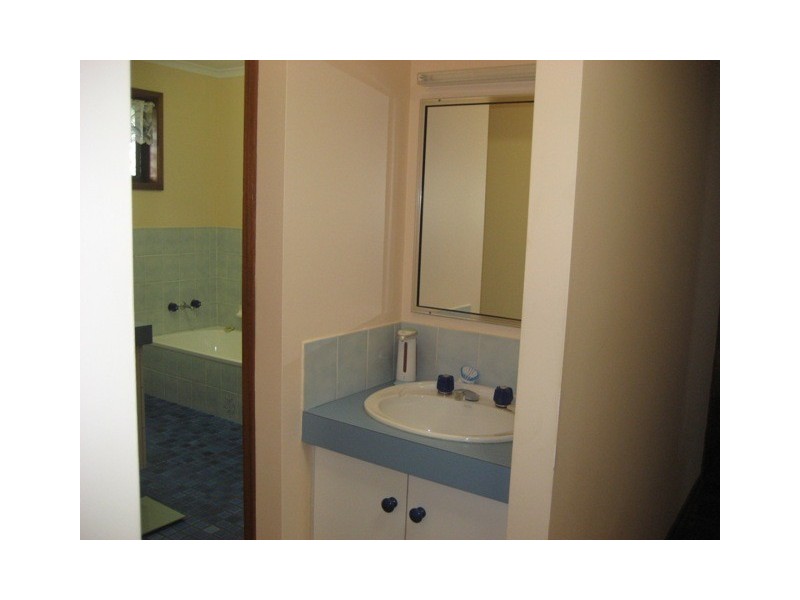 87 SPENCE ST, Point Vernon QLD 4655