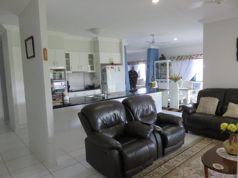3 LANCASTER CIRCUIT, Urraween QLD 4655