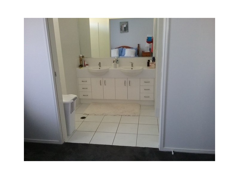 3 LANCASTER CIRCUIT, Urraween QLD 4655