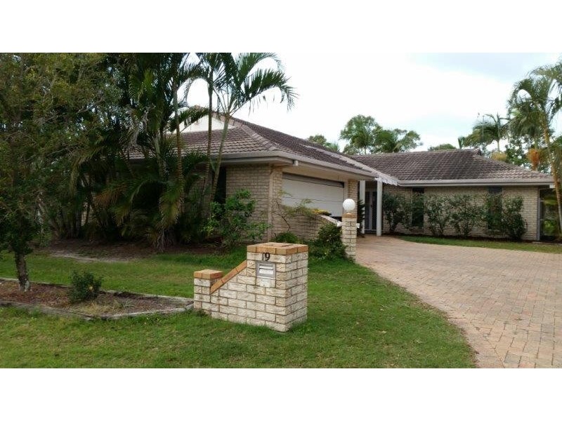 19 Kookaburra Dve, Eli Waters QLD 4655