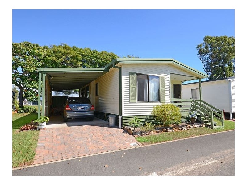77-85 MARGARET ST, Urangan QLD 4655