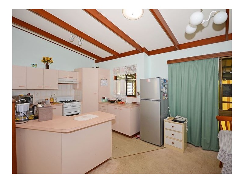 77-85 MARGARET ST, Urangan QLD 4655