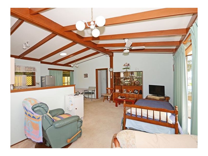 77-85 MARGARET ST, Urangan QLD 4655