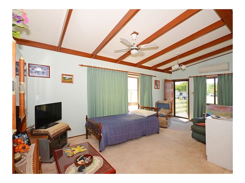 77-85 MARGARET ST, Urangan QLD 4655