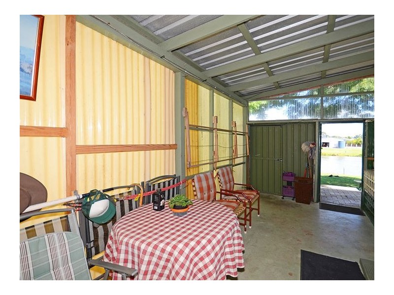 77-85 MARGARET ST, Urangan QLD 4655