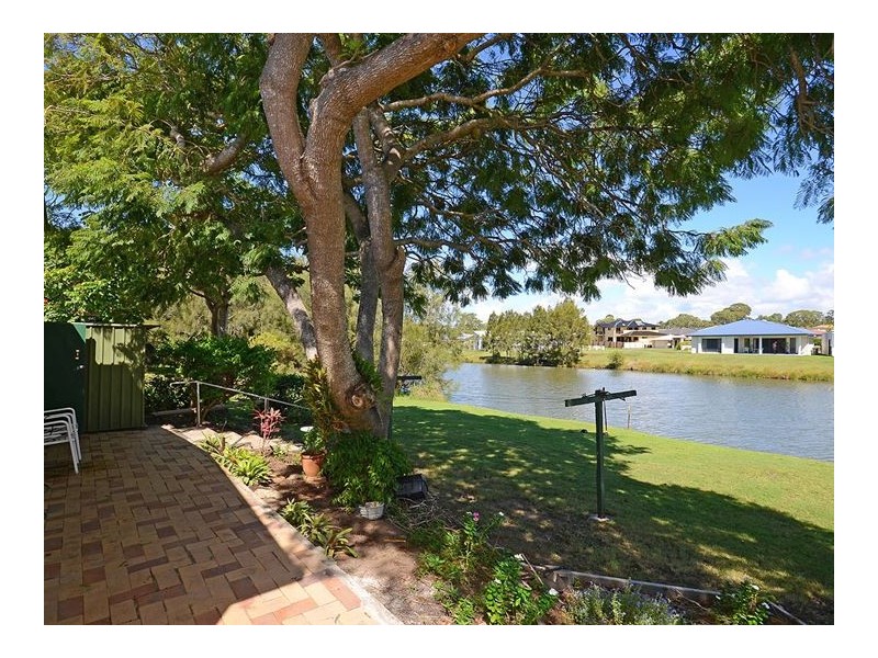 77-85 MARGARET ST, Urangan QLD 4655