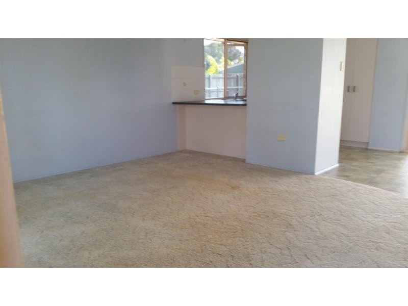 25 CASSANDRA CRES, Urangan QLD 4655
