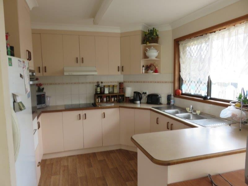 7 BARRY STREET, Torquay QLD 4655