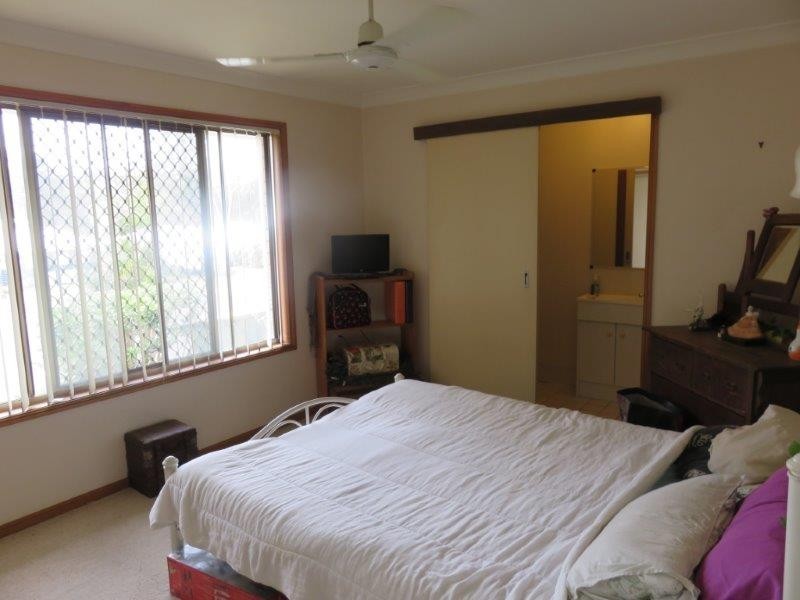 7 BARRY STREET, Torquay QLD 4655