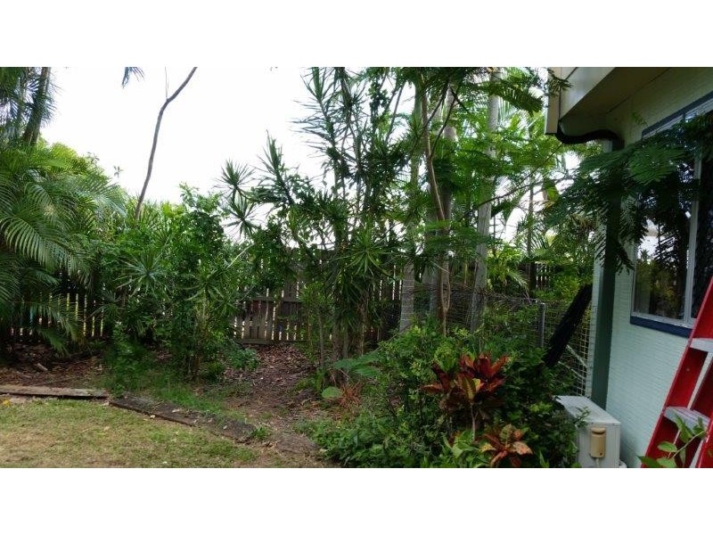 12 Eden Way, Point Vernon QLD 4655