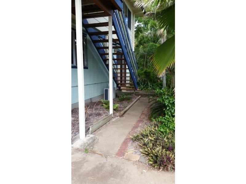 12 Eden Way, Point Vernon QLD 4655