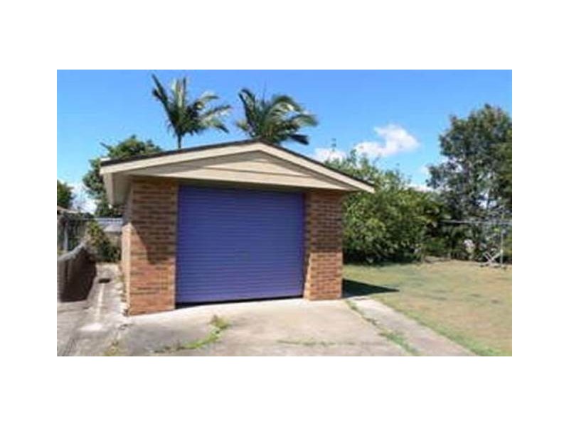 23 BARNSTAPLE ST, Torquay QLD 4655