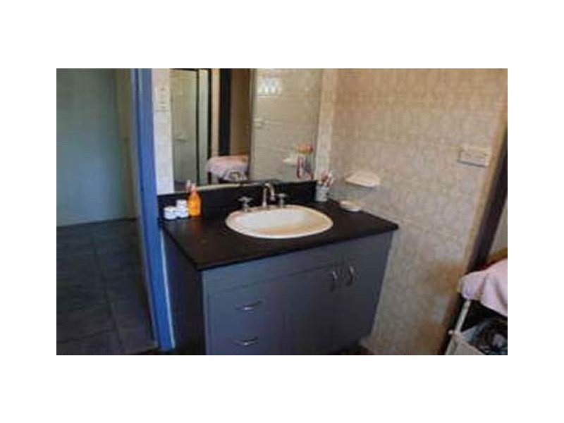 23 BARNSTAPLE ST, Torquay QLD 4655