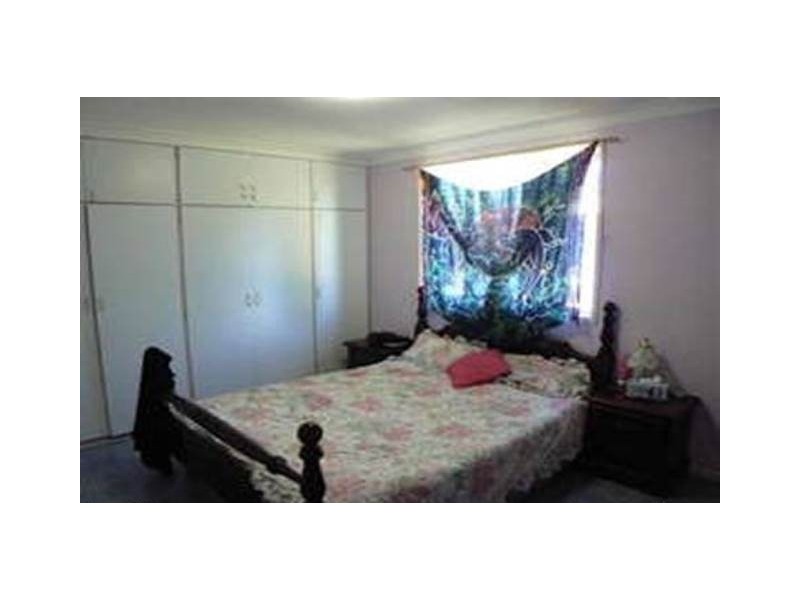 23 BARNSTAPLE ST, Torquay QLD 4655