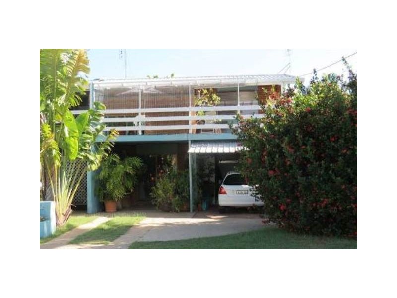 UNIT 2/70 HIBISCUS STREET, Urangan QLD 4655
