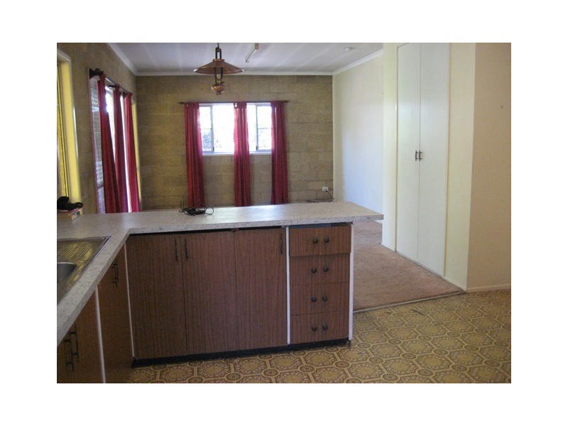 5 Whittaker Close, Urangan QLD 4655