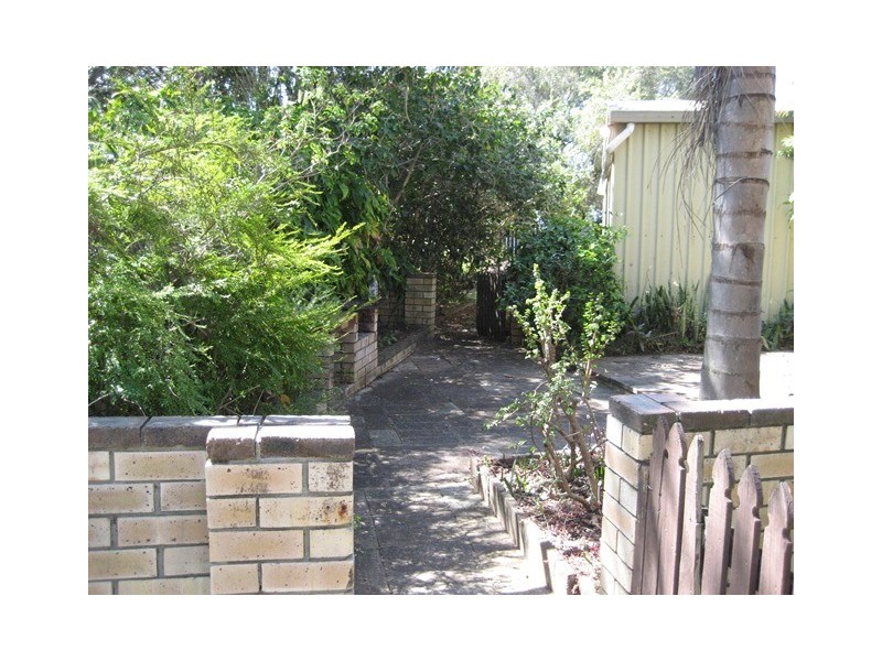 5 Whittaker Close, Urangan QLD 4655
