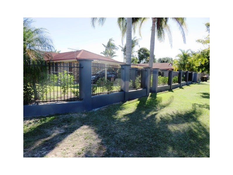 2 MARINEVIEW AVE, Scarness QLD 4655