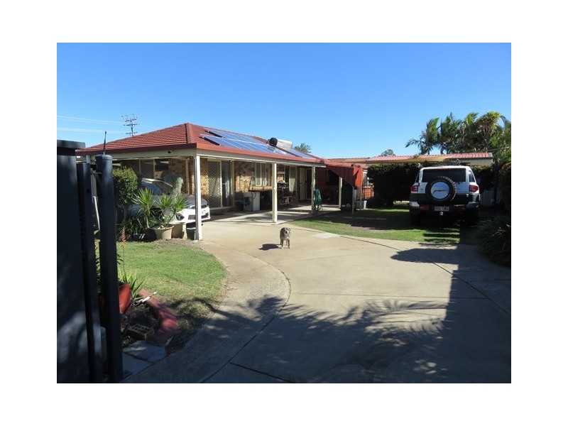 2 MARINEVIEW AVE, Scarness QLD 4655