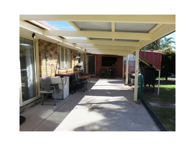 2 MARINEVIEW AVE, Scarness QLD 4655