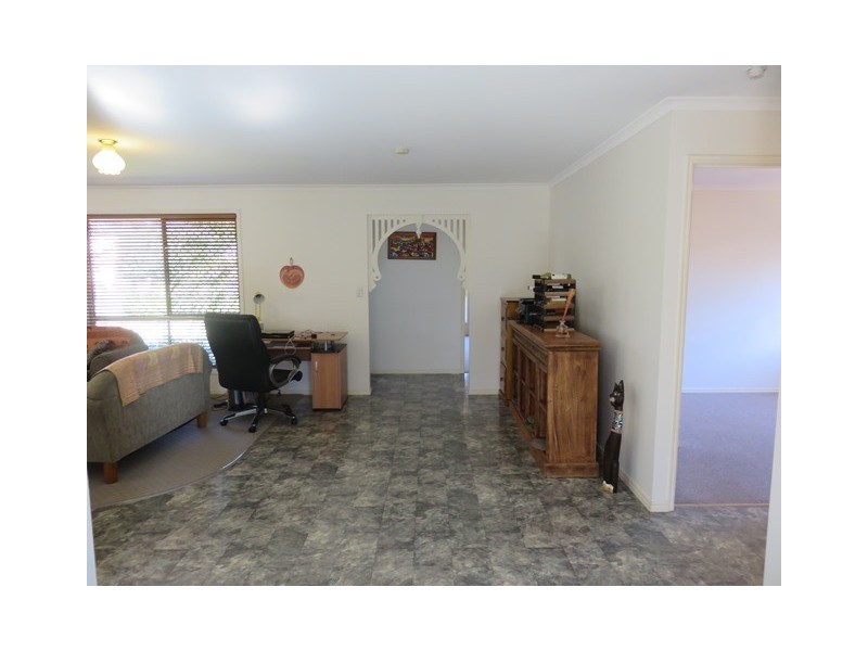 2 MARINEVIEW AVE, Scarness QLD 4655