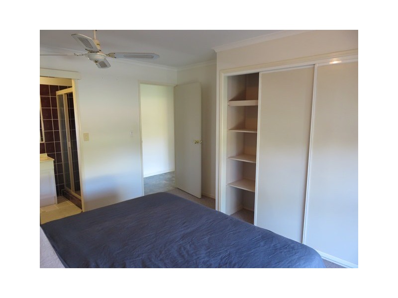 2 MARINEVIEW AVE, Scarness QLD 4655