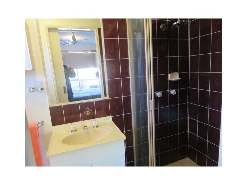 2 MARINEVIEW AVE, Scarness QLD 4655