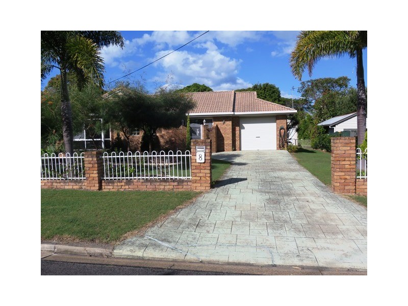 8 SMITH STREET, Urangan QLD 4655