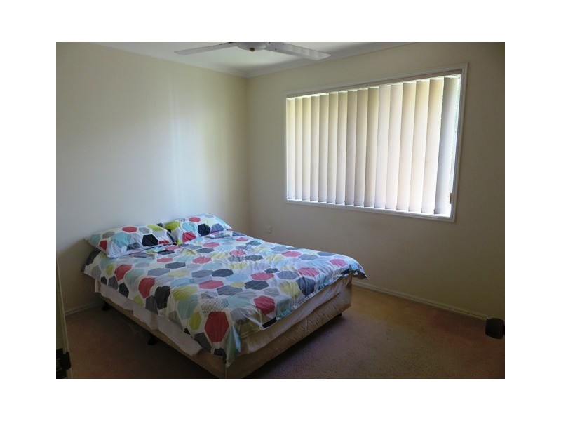 8 SMITH STREET, Urangan QLD 4655