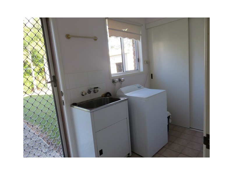 8 SMITH STREET, Urangan QLD 4655